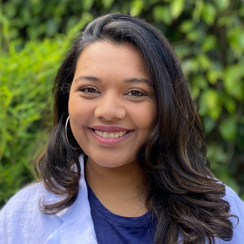 Khushi Malde headshot