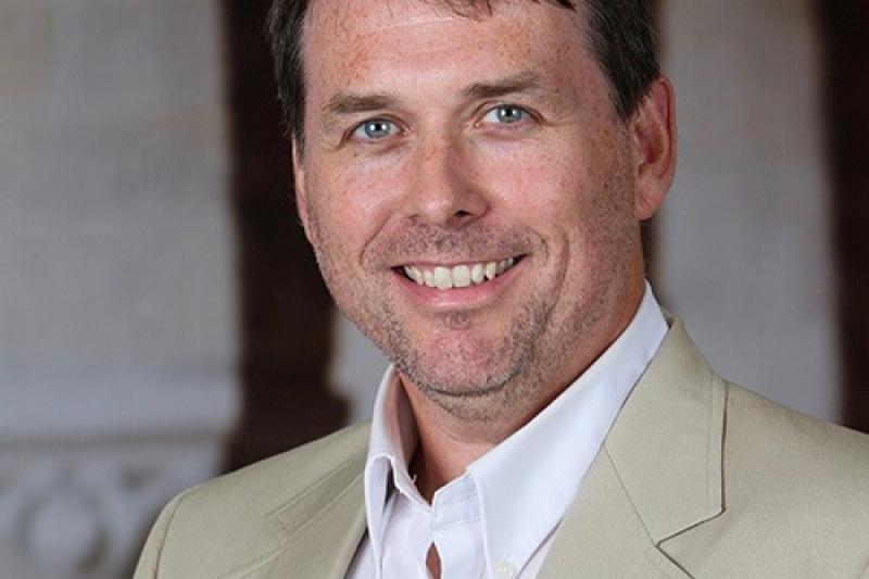 GSE Professor Thomas S. Dee has been named the Barnett Family Professor of Education.